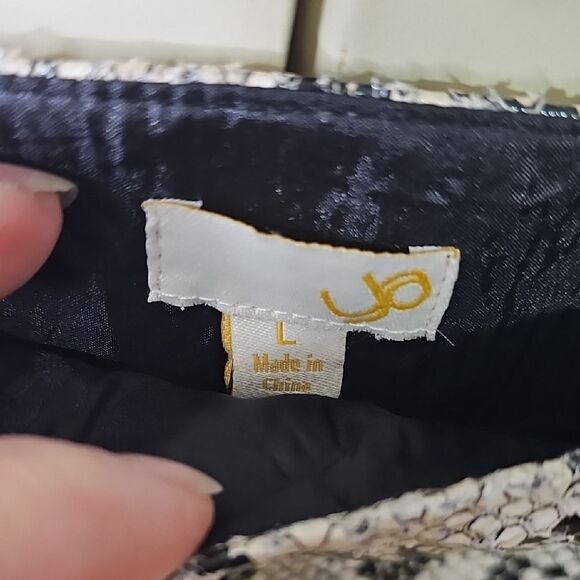 Set Top and Skirt NWT Snakeskin Print Black and Gray Size Large - Picture 2 of 8